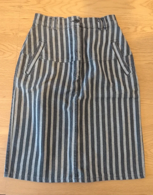 Retro/grunge grey and black striped denim pencil skirt knee-length size 3 – photo 7